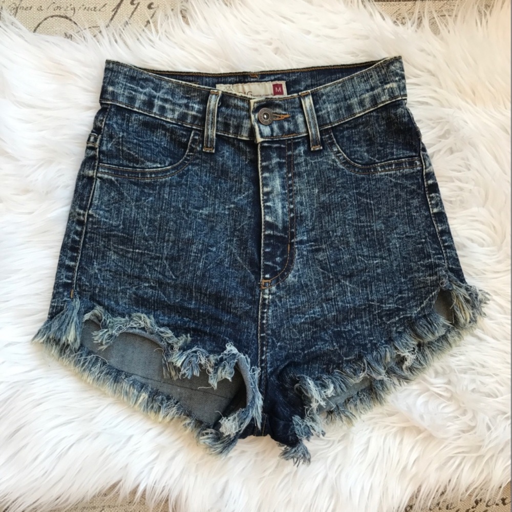 High Waist Acid Wash Denim Shorts - Picture 3 of 4
